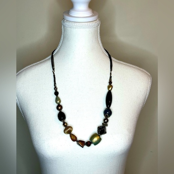 ⭐️ NWOT- Costume Jewelry necklace - Picture 5 of 6